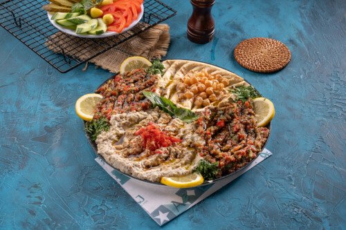 صحن مشكل (مسبحة، متبل، بابا غنوج)